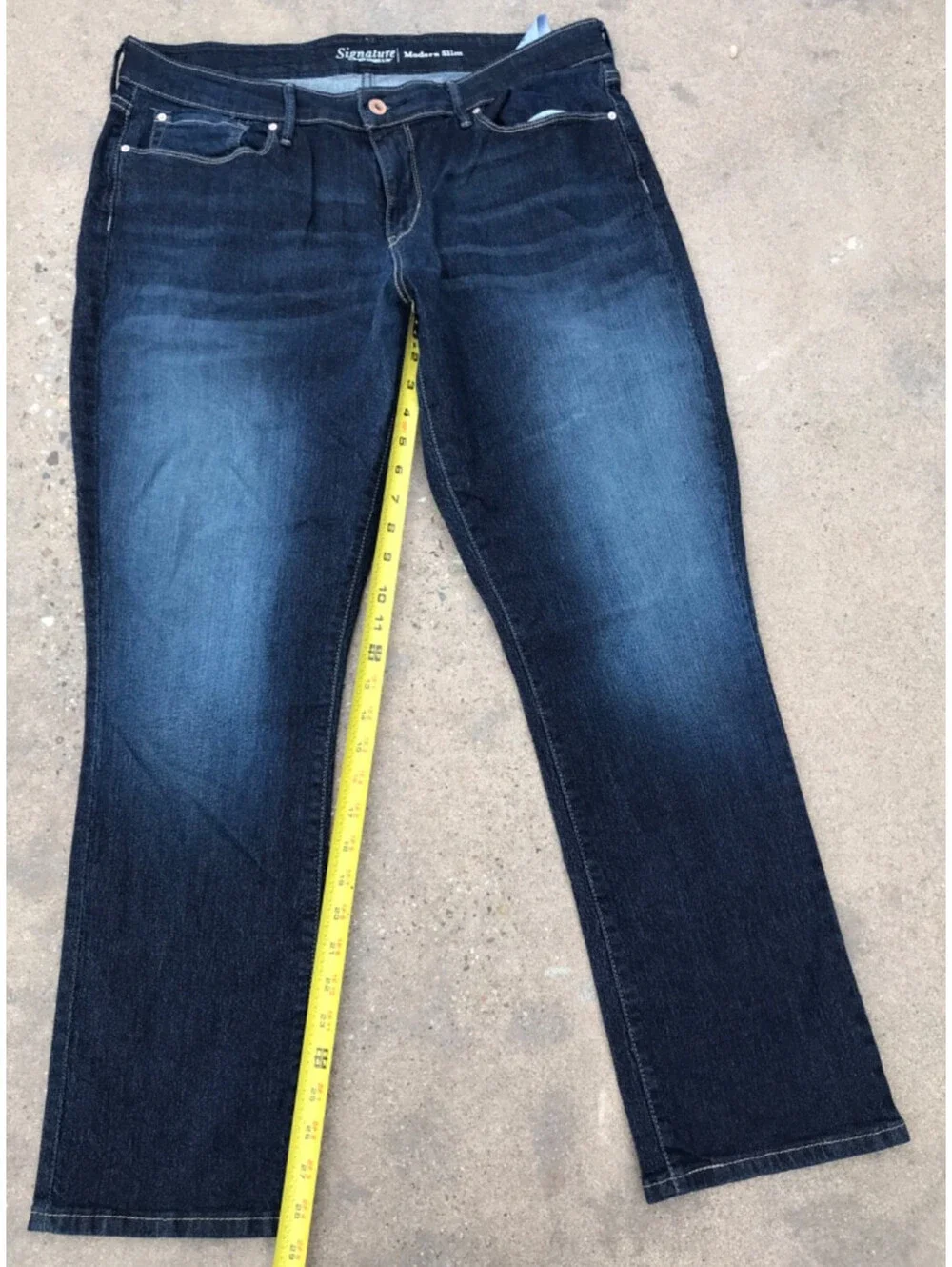 Levi's Classic Bootcut Jeans Women's Size 18M  34x32 Blue Dark Wash Denim